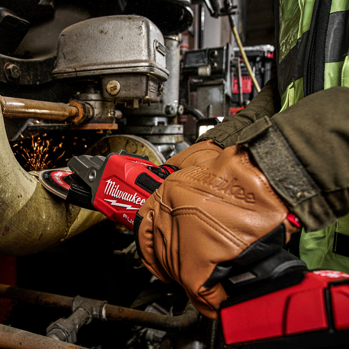 Milwaukee-Angle-Grinder-M18-2 Milwaukee-Angle-Grinder-M18-2